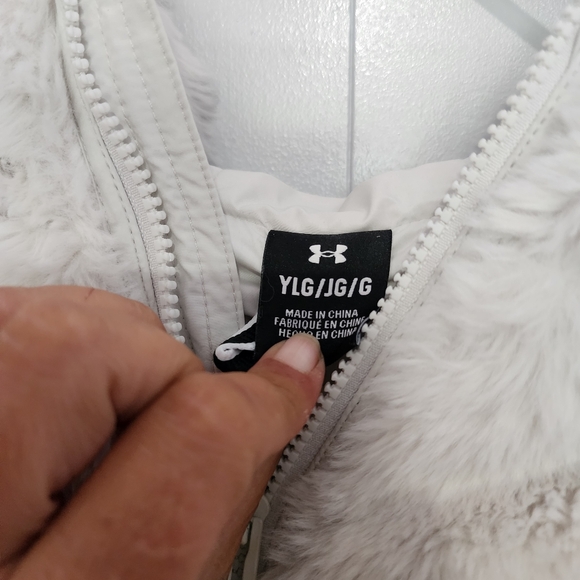 BNWOT UNDERARMOUR Sherpa furry jacket size ylg - Picture 2 of 8